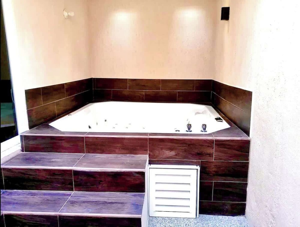 Private Jacuzzi Pool 2 Level House Private Coto