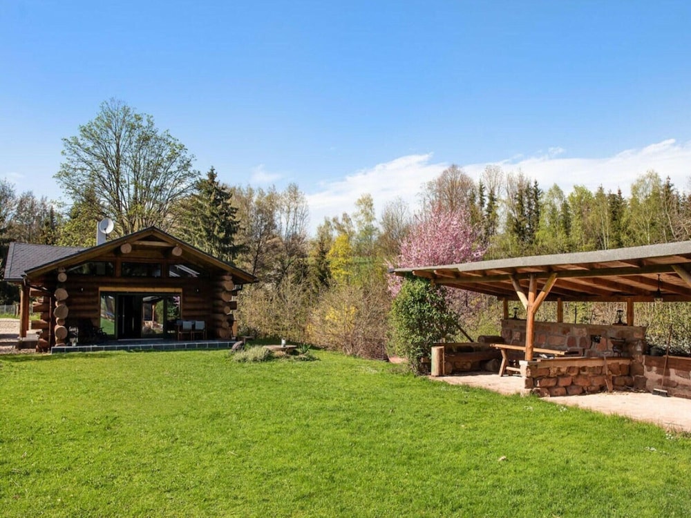 Spacious Holiday Home With Internet
