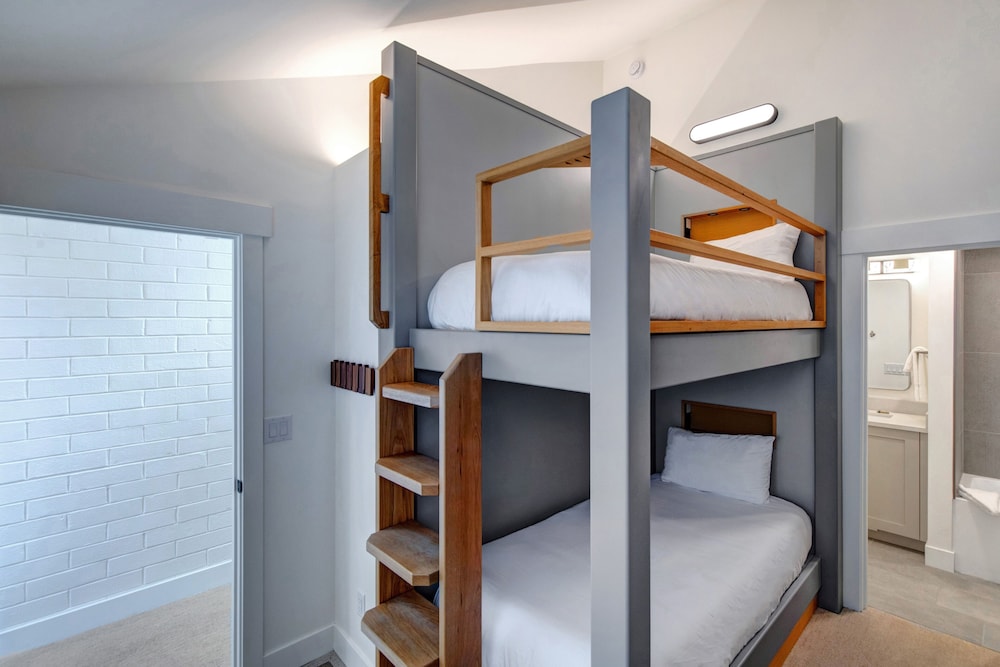 Ski Captain Molly 3 Bedroom Condo