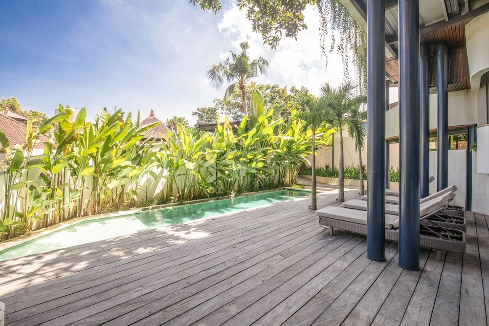 BAZ Villa 13 Studio 3 Opulent 1-br Loft With Art Deco Shared Pool