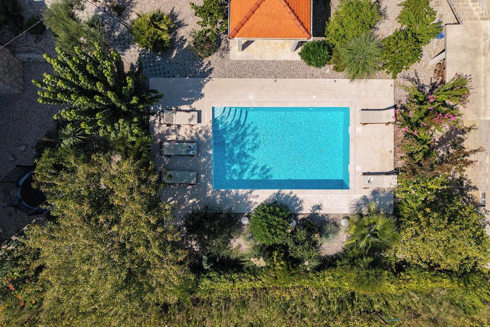 Holiday Home Ljubica With Pool