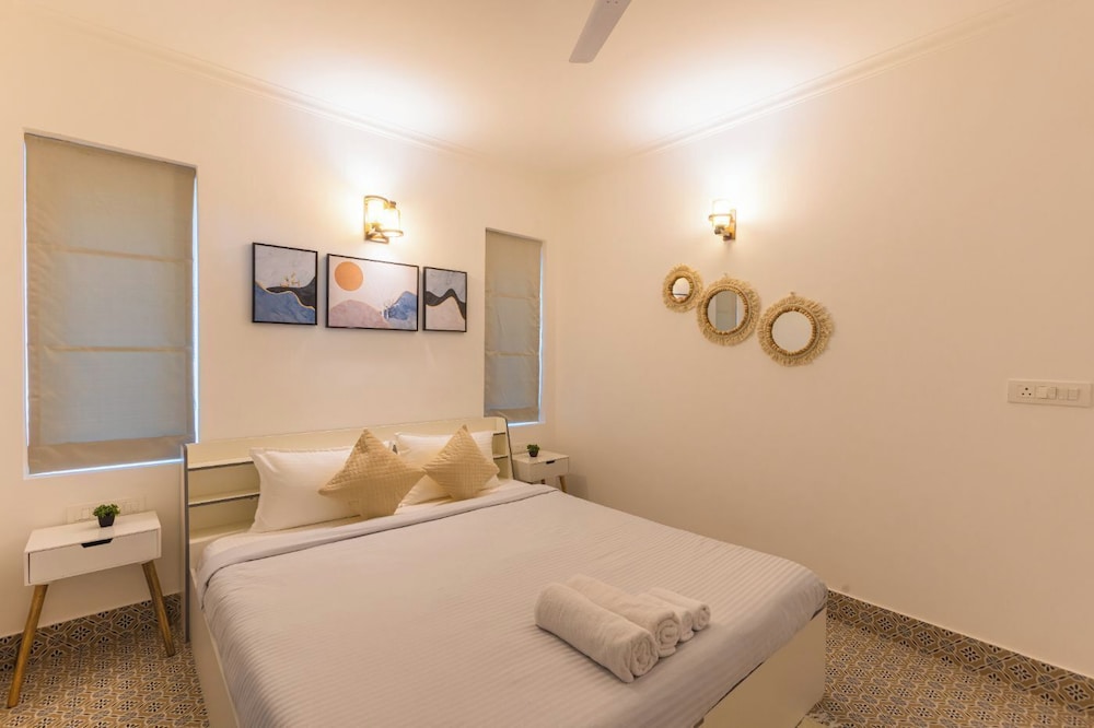 Palm Retreat 1BHK Pool & Field Views
