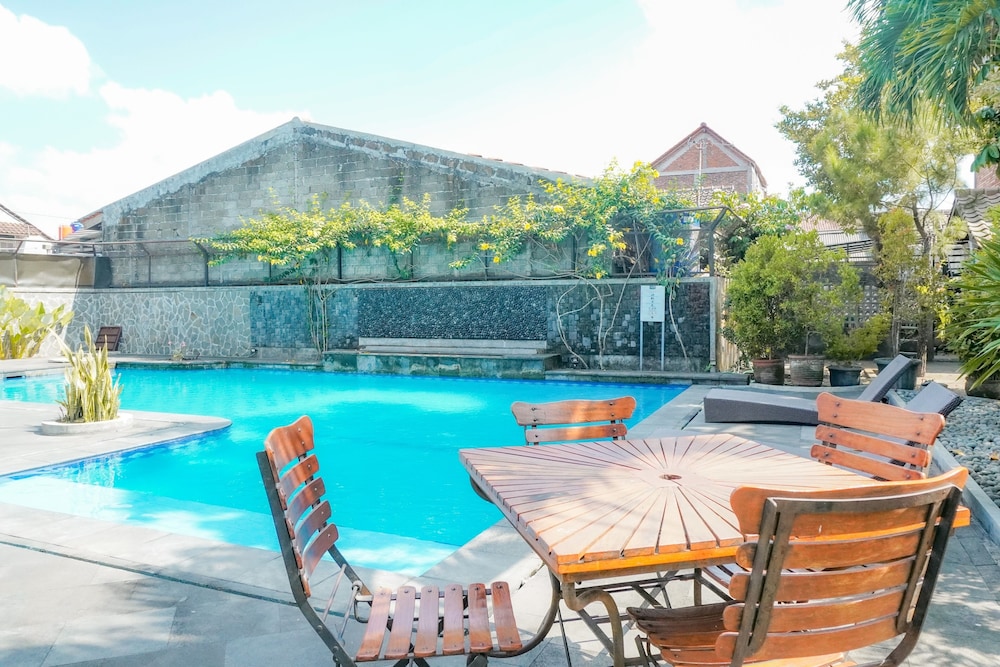 Maharani Villa Yogyakarta view 4