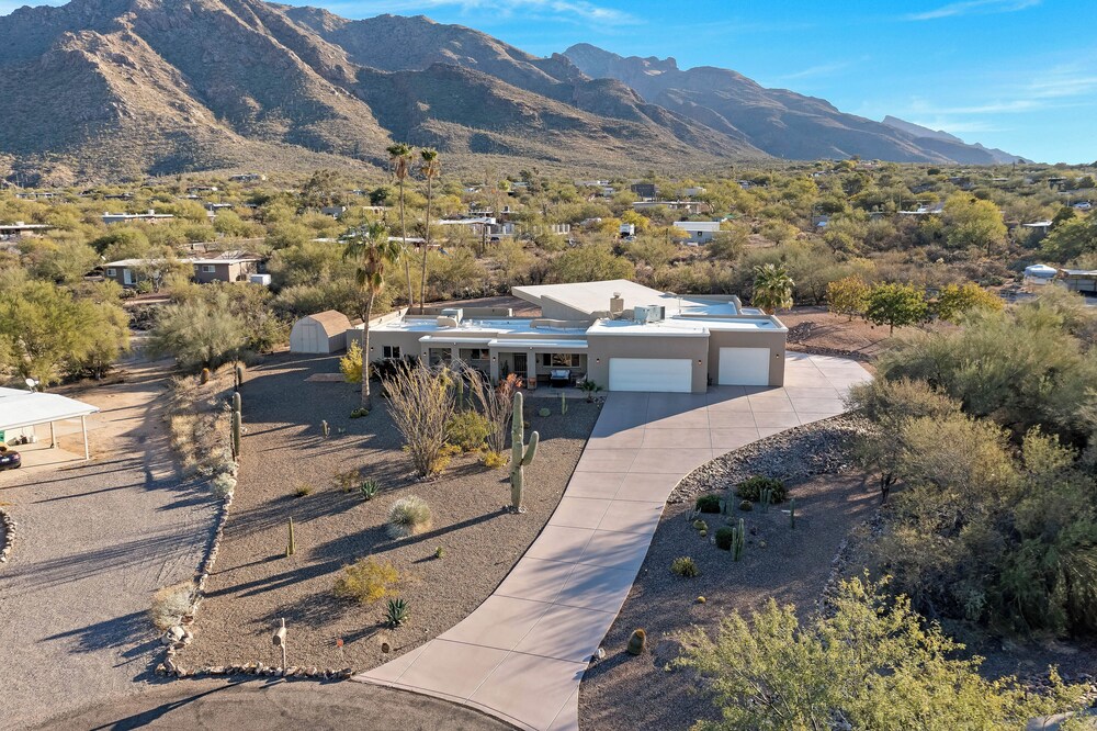 Home Near El Conquistador Golf: Hot Tub + Mtn View