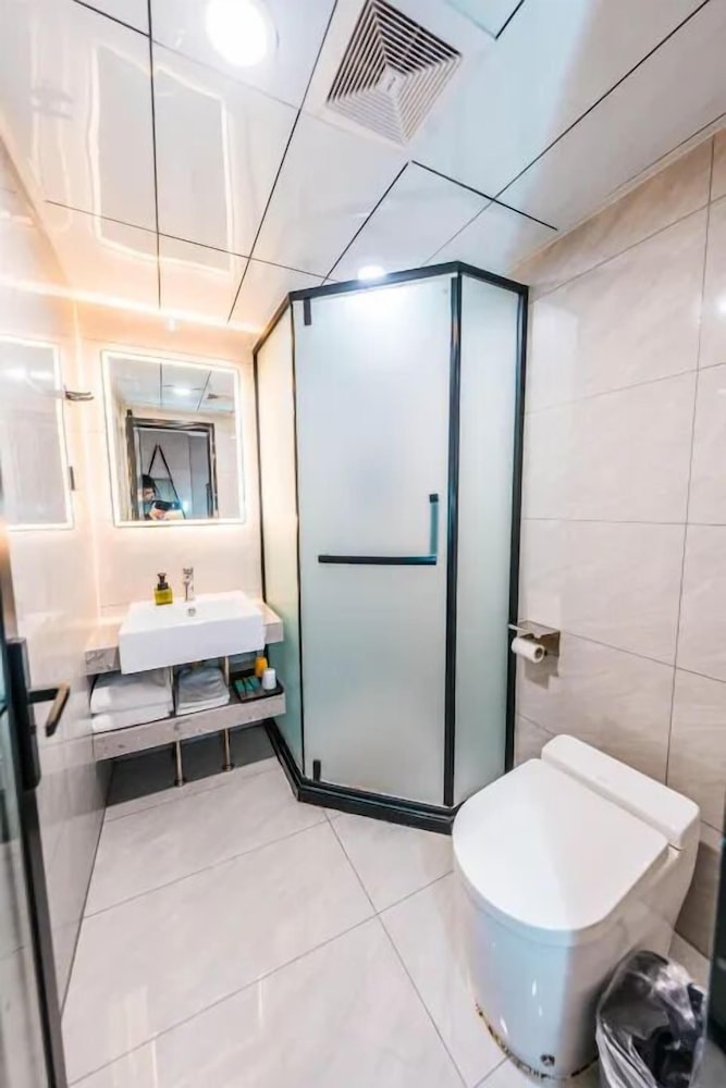 Wode Hotel Tengzhouhuochezhandian