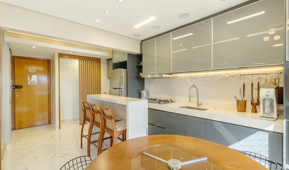 Apart w/ 2 Suites in Condominium With Pool Swr1502