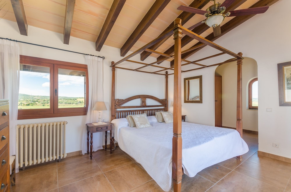 Angigal in Manacor With 4 Bedrooms and 3 Bathrooms view 4