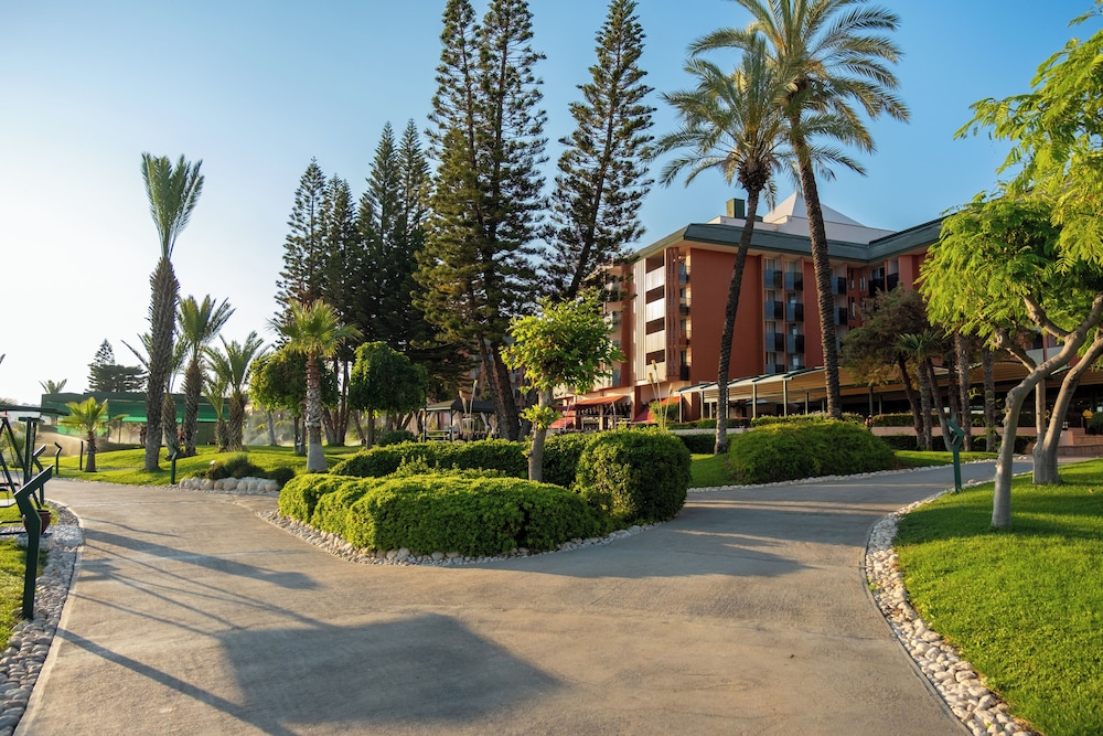 AQI Pegasos Resort