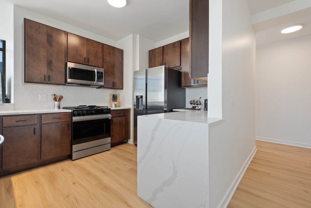 Group Stay 3 Penthouses in the Same Building