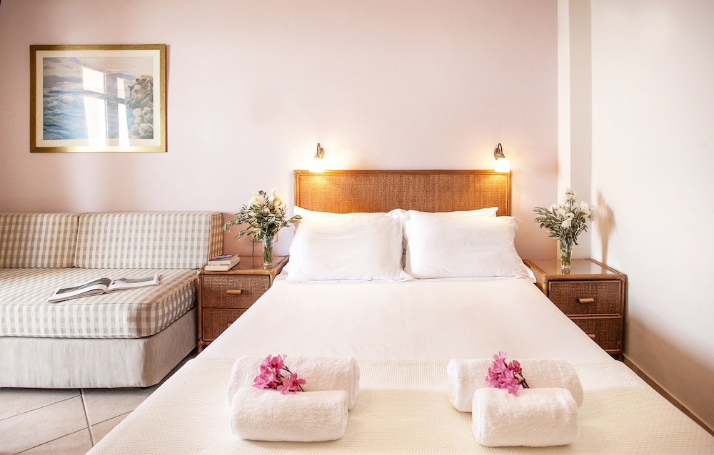 Paralio Hotel