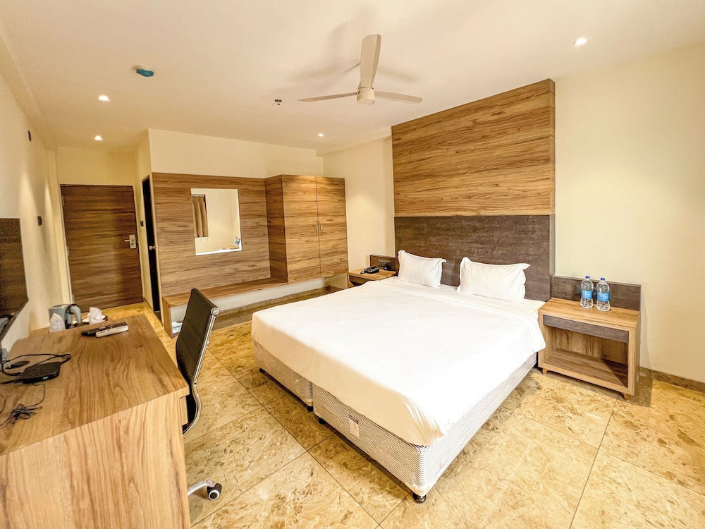 THE GRAND KD HOTEL