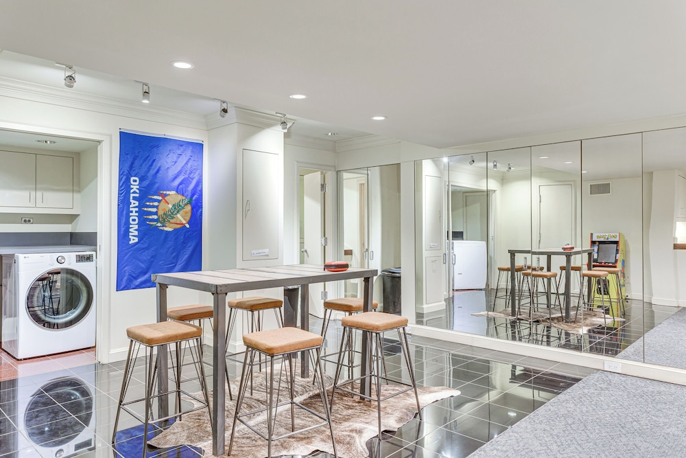 1 Mi to OU! Group Getaway w/ Game Room, Pool