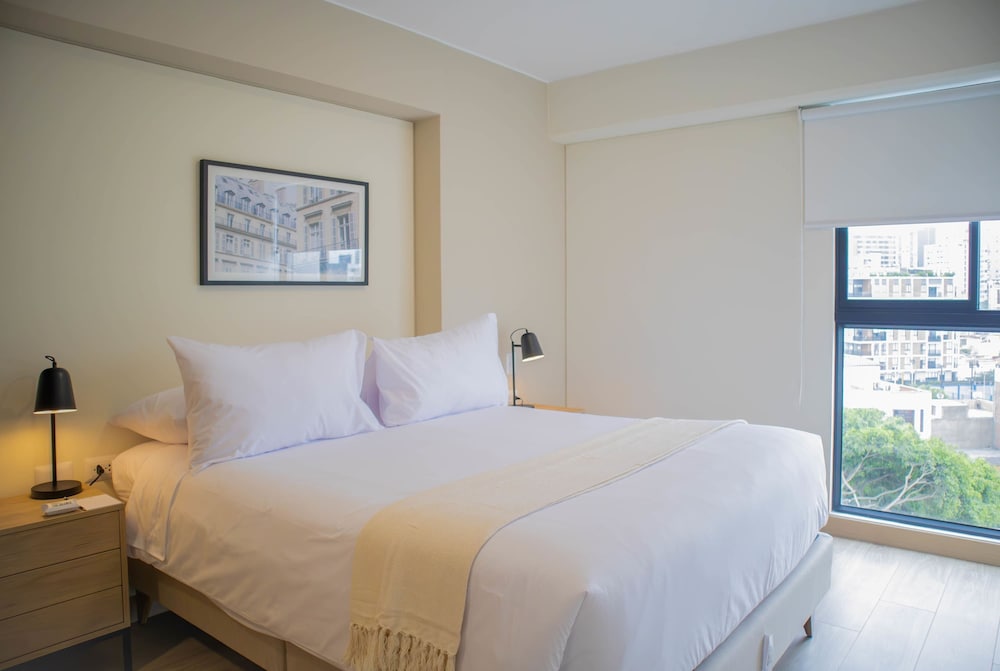 w Majestic 1BR w Modern Pool in Miraflores