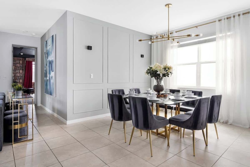 Stunning 7BR Home With Themed Bedrooms