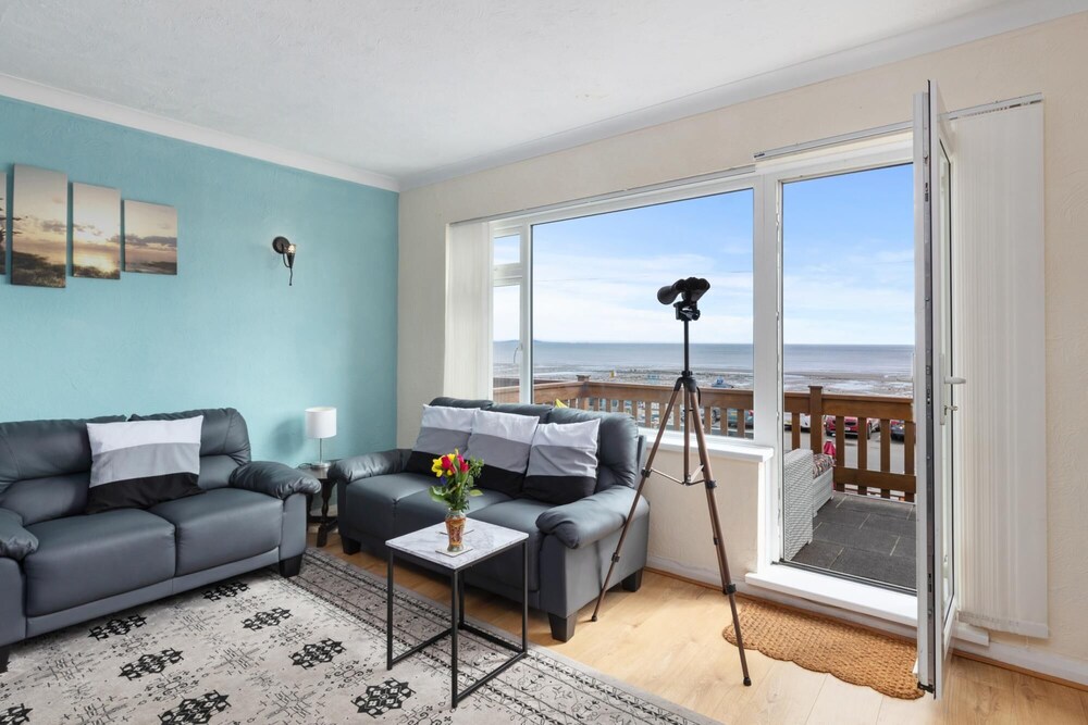 Temple Bar Apartment - Sea Front Views view 3