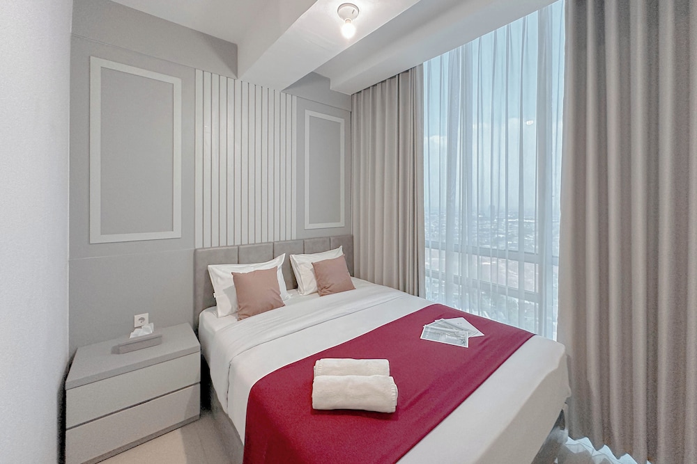 Combined Grey Toned 2Br Apartment At The City Square Surabaya