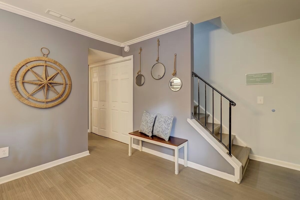 Spacious 3BR Hilton Head Getaway + Pool Access