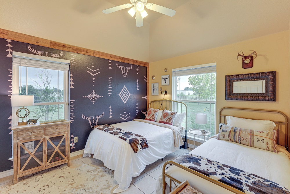 5 Acres! Countryside Getaway Outside Fort Worth