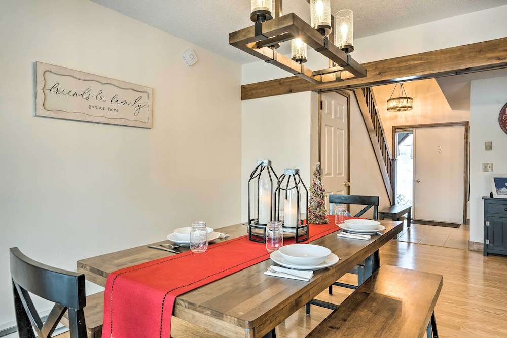 Hartford Escape w/ Fire Pit ~ 3 Mi to Ski & Golf! view 2