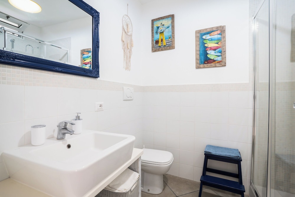 Two Bedrooms Apt In Sorrento Center With Balcony