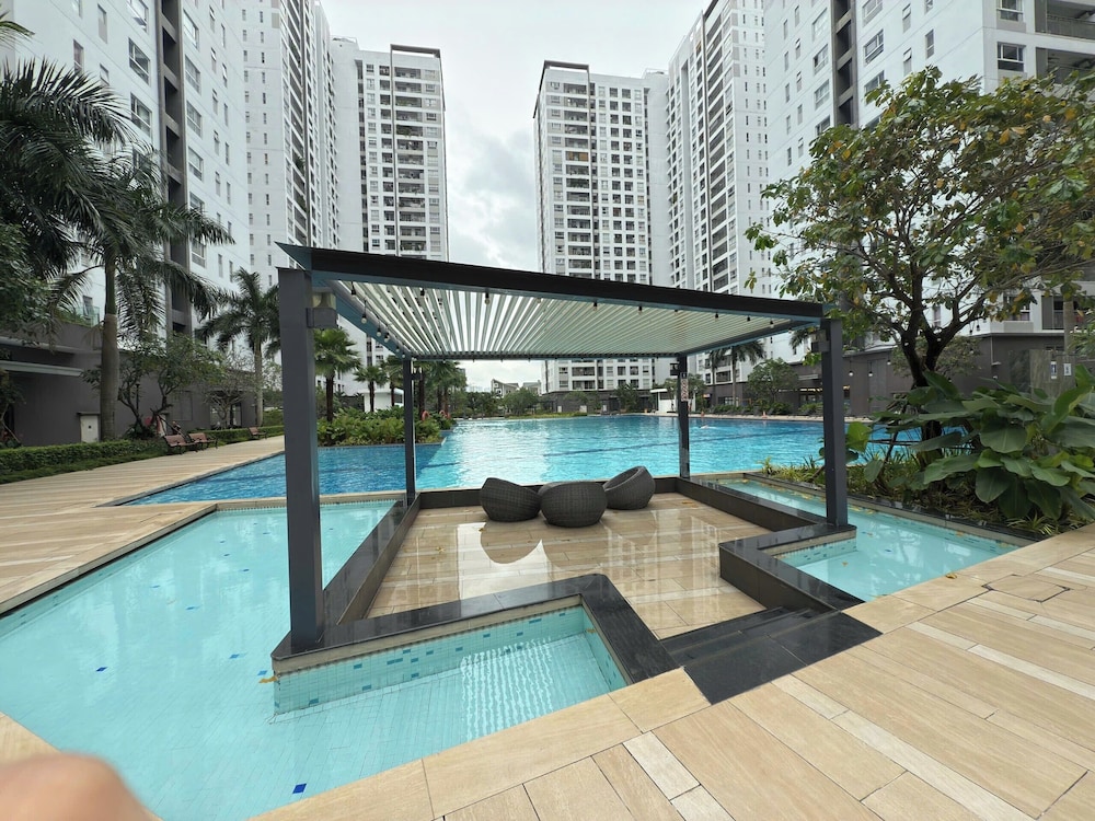 Lang Retreat Apartment Resort Pool Gym