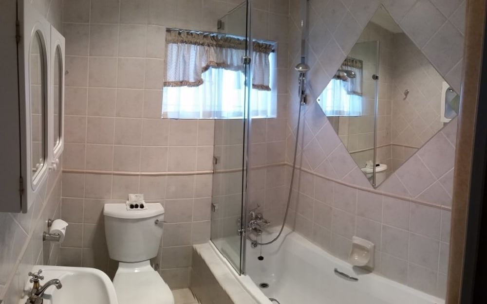 Royal Ridge Guest House and Apartments