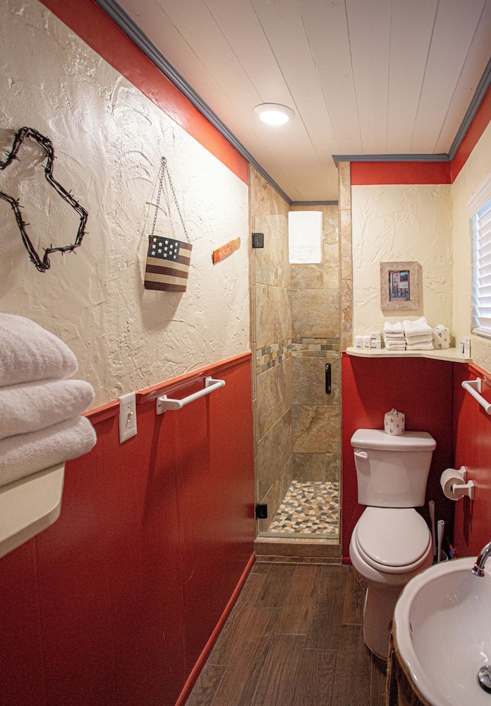 Hill Country Retreat 2 Bedroom 2 Bath