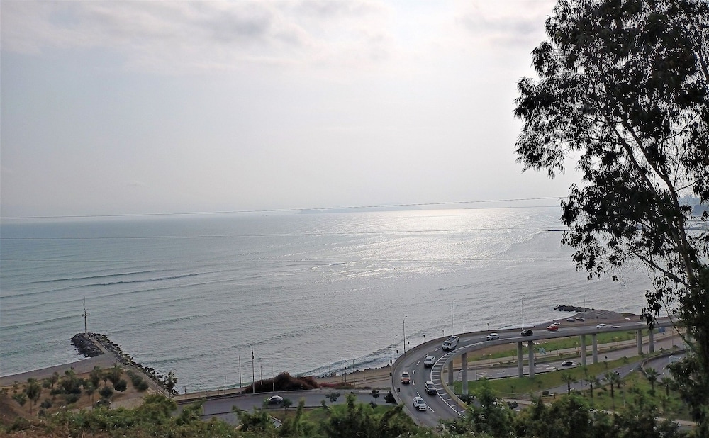 Redibuk - Nice 1BR apartment in Barranco view 4