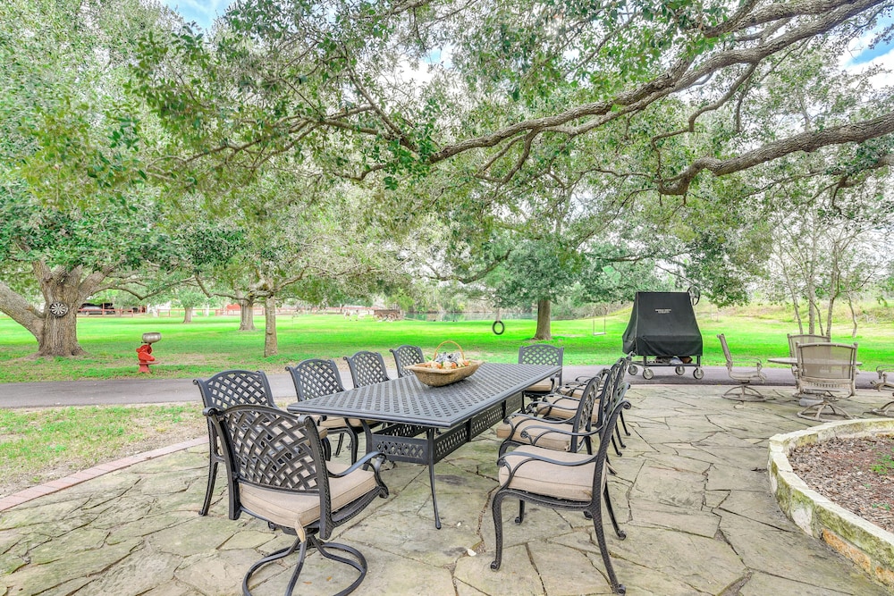 Family Home on 30 Acres in Manvel!