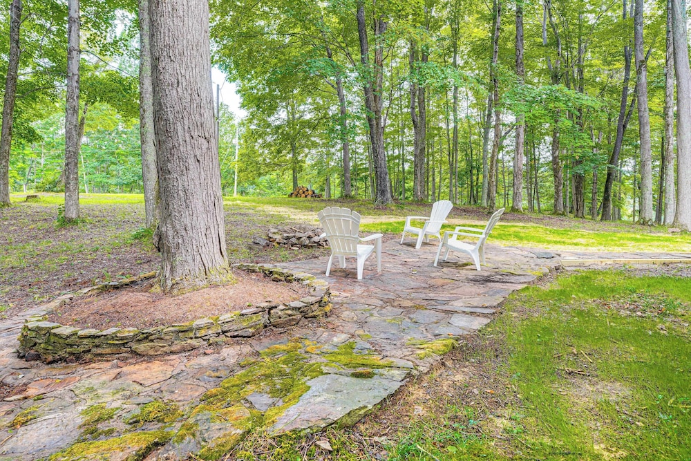 Secluded Lodge Stay: Day Trip to Audra State Park!