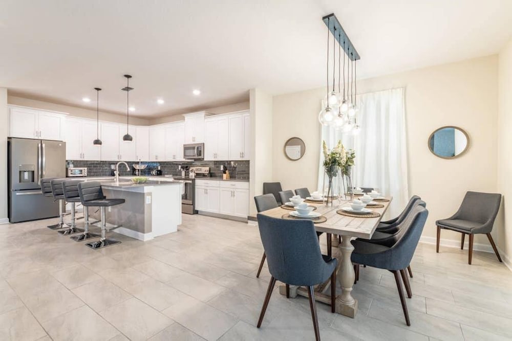 Super Cozy- Sleeps 22 w Pool Amenities Pass