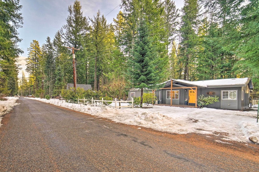 Family Home w/ Fire Pit, Grill & Fenced Yard! view 3