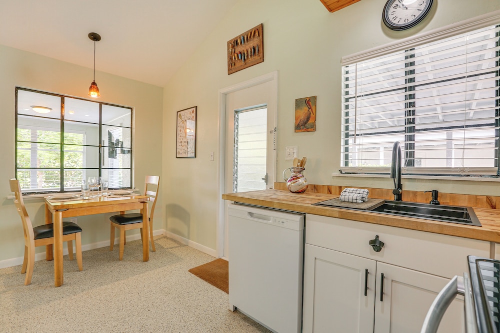 3 Mi to Dtwn Fort Myers: Apt w/ Outdoor Space