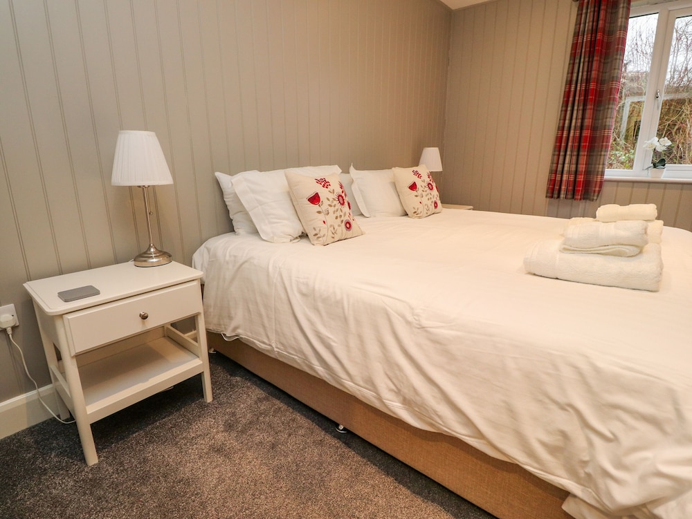 Holly Lodge