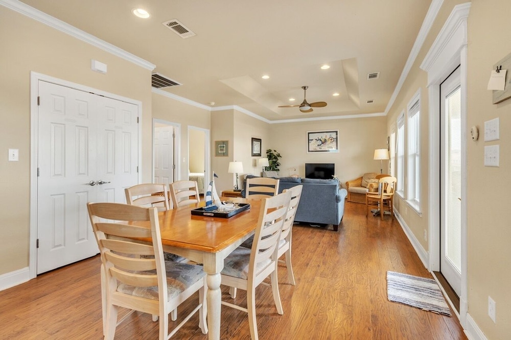 Sea Song 2 Bedroom Home by RedAwning