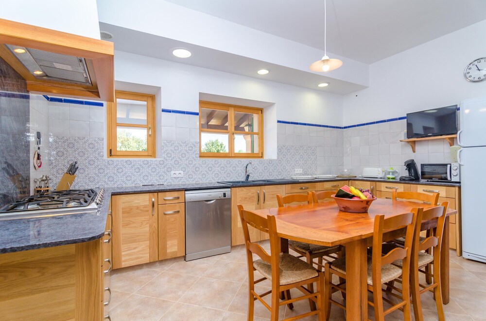 Son Fadri in Campos With 5 Bedrooms and 4 Bathrooms view 3