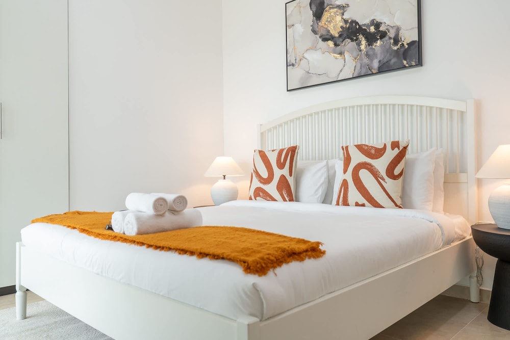 Spacious Serene 2 Bedroom in JLT for 4