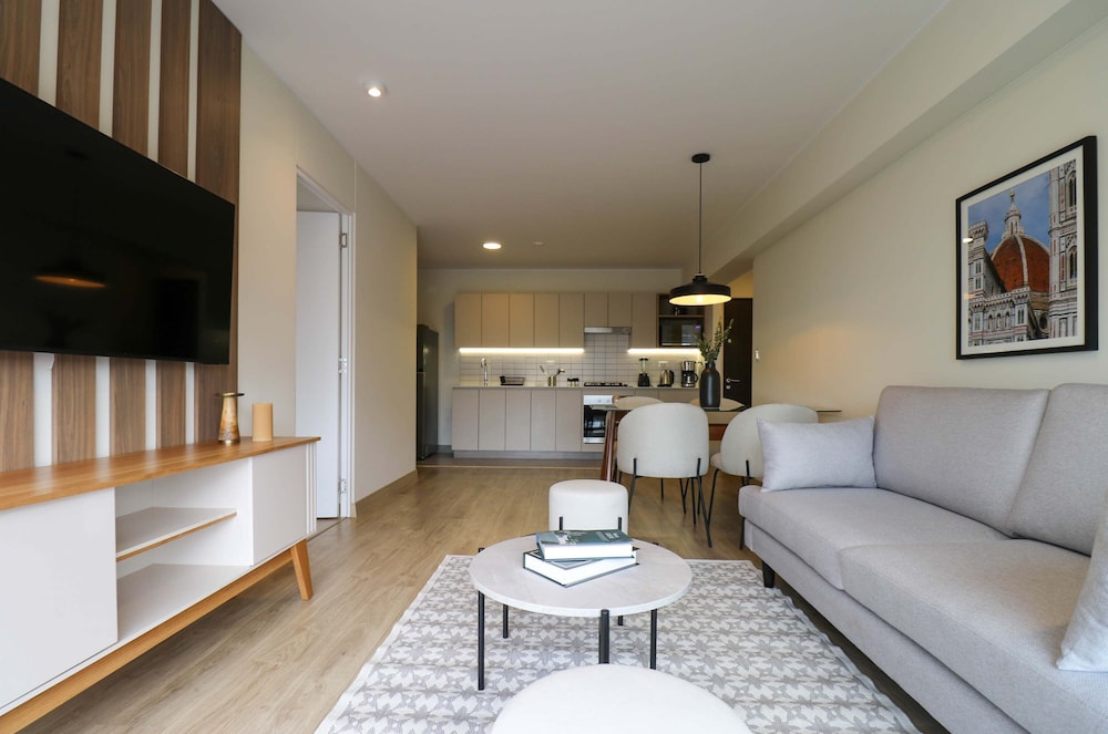 w Grandiose 2BR w Great Balcony in Miraflores