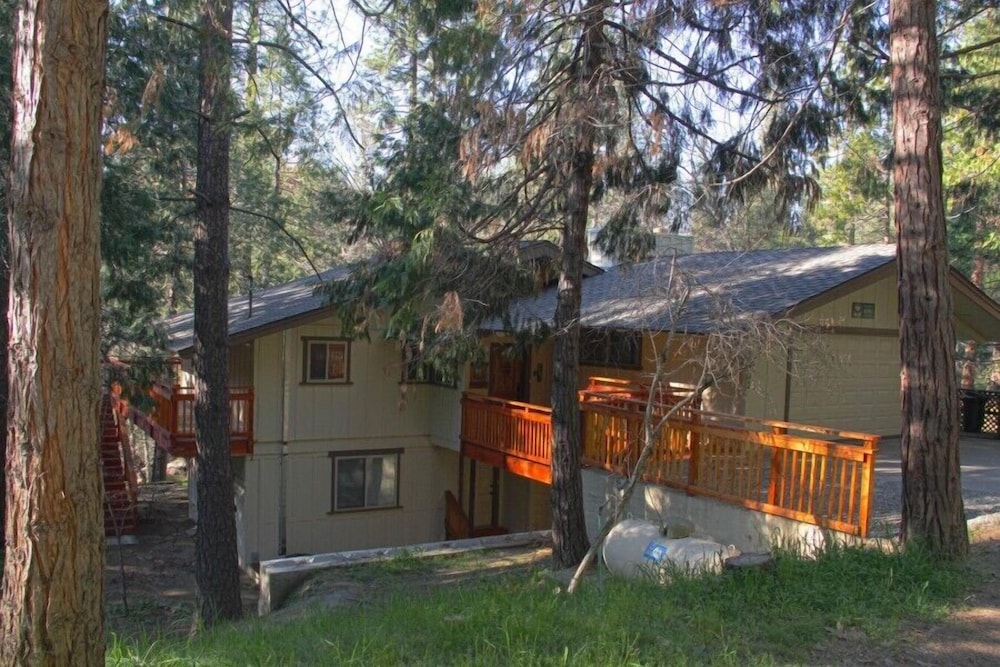 Yosemite Scenic Wonders - Bass Lake Area