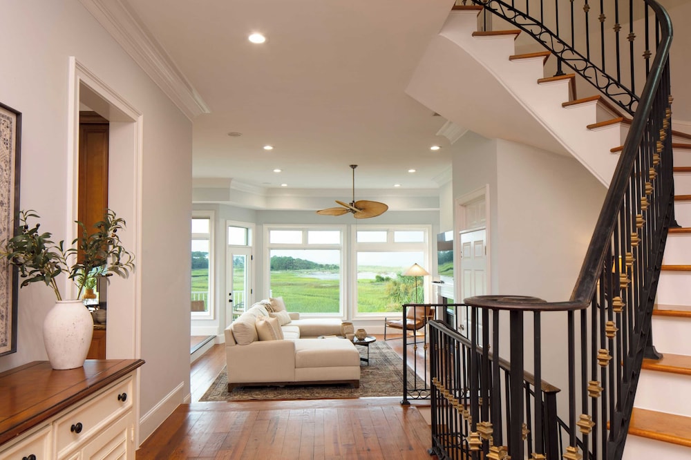 Sleeps 38 2 Homes, Steps to the Beach, Private Pool + Hottub, Game Room, Views