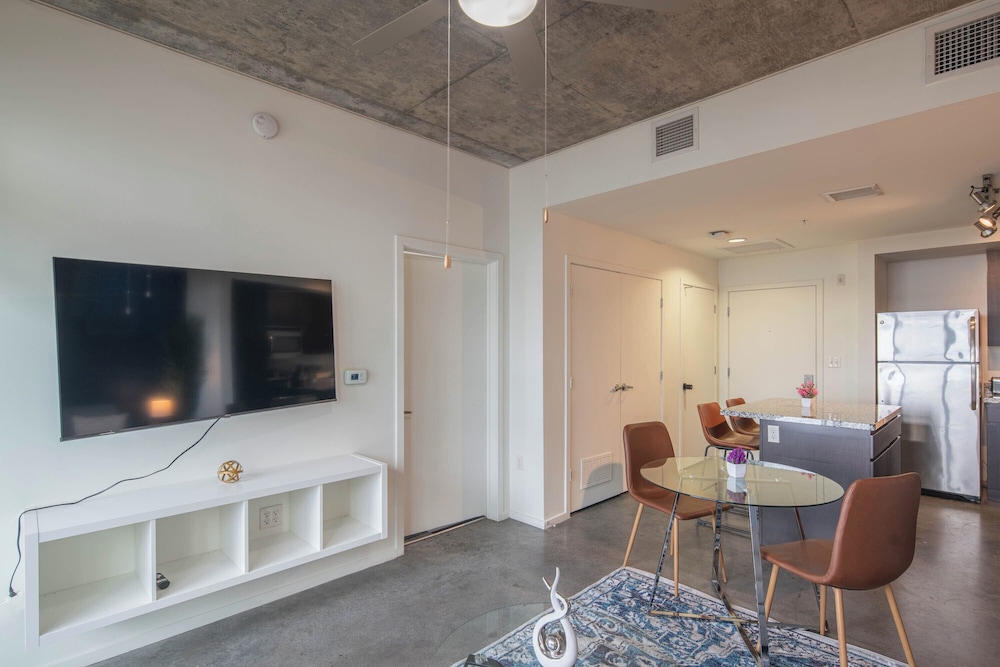 ROVE LIVING/KL - Roosevelt Point