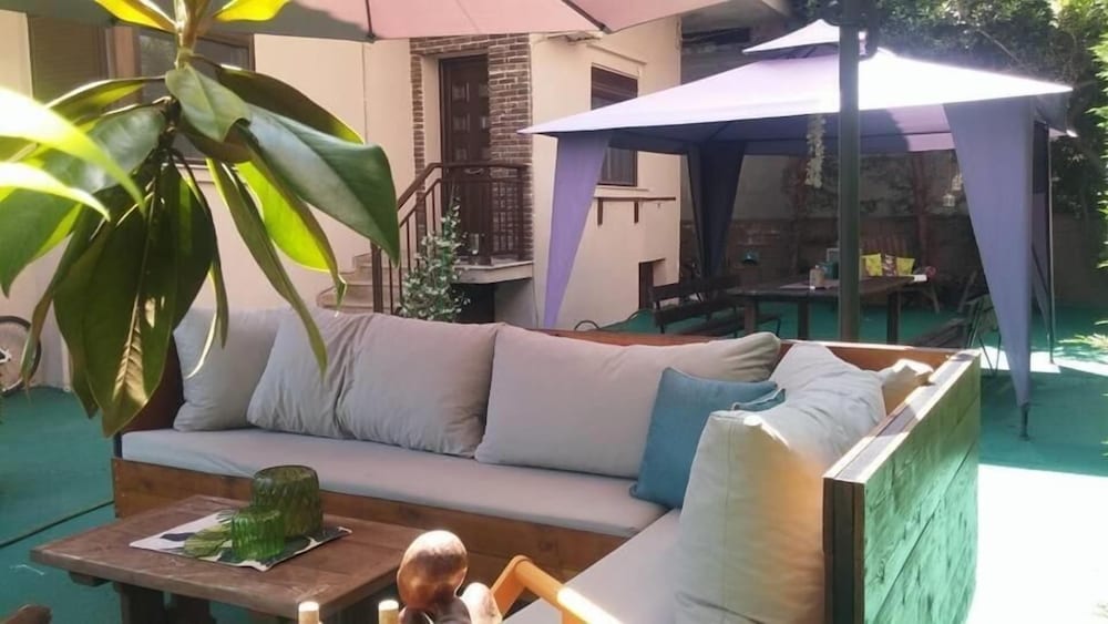 Villa Yanna Studios