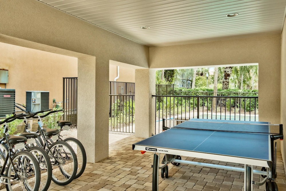 Villa Destiny 6 Bedroom Holiday Home by Five Star Properties