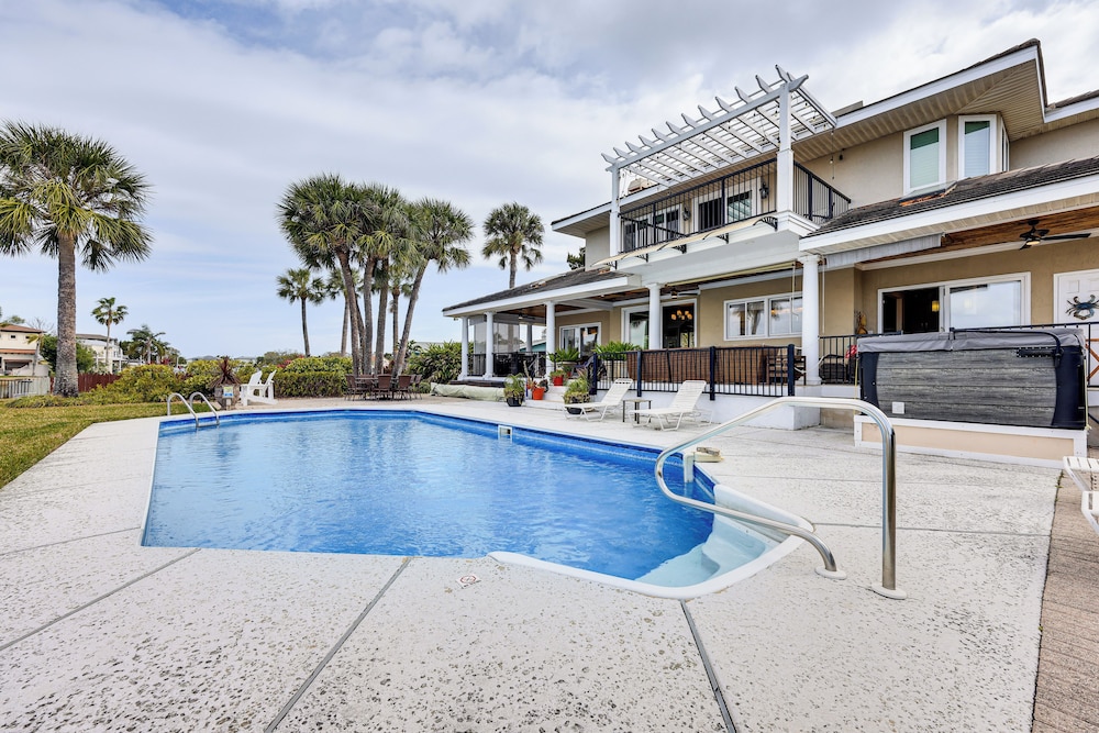 Buena Vista St Augustine: Villa w/ Pool & Dock