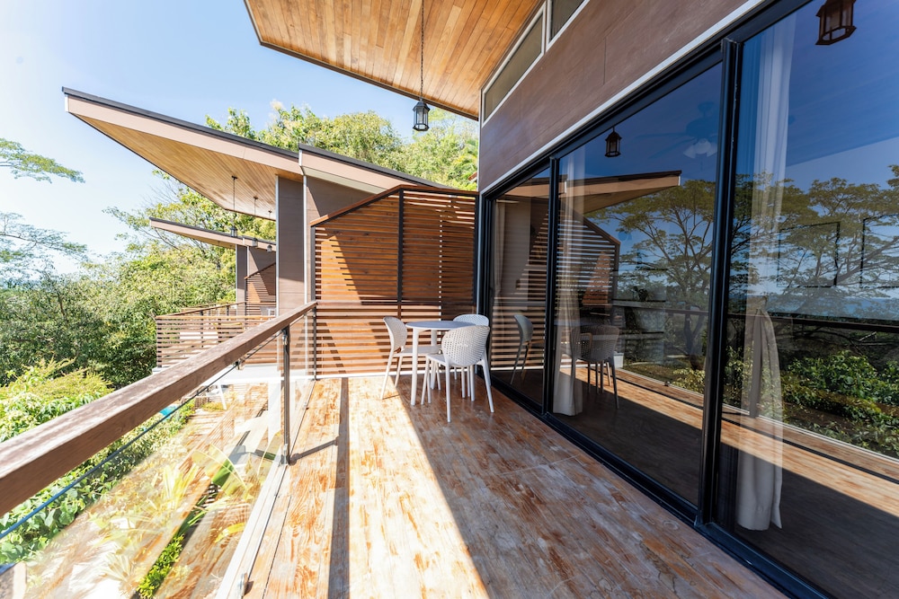 Sea View Paradise Retreat by Sea N' Rent