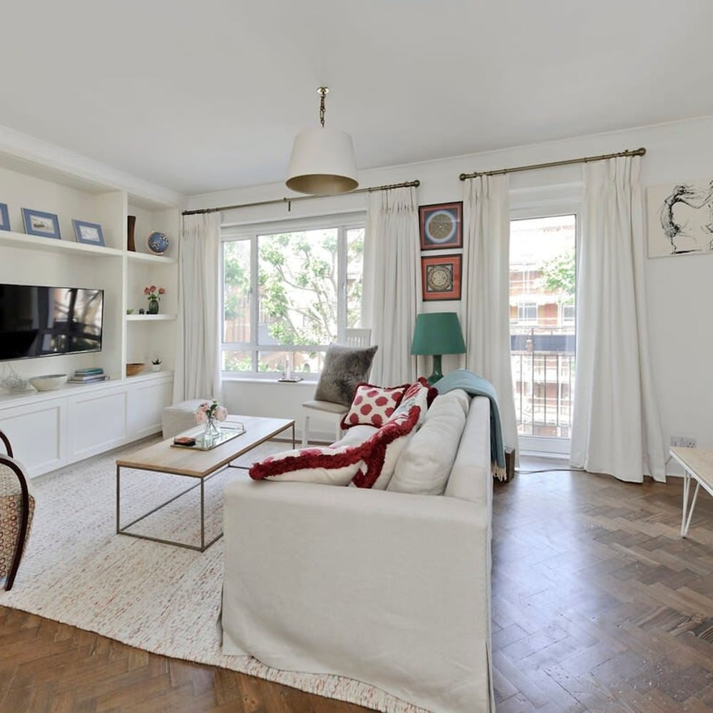 Elegant 3 bed Flat Earls Court