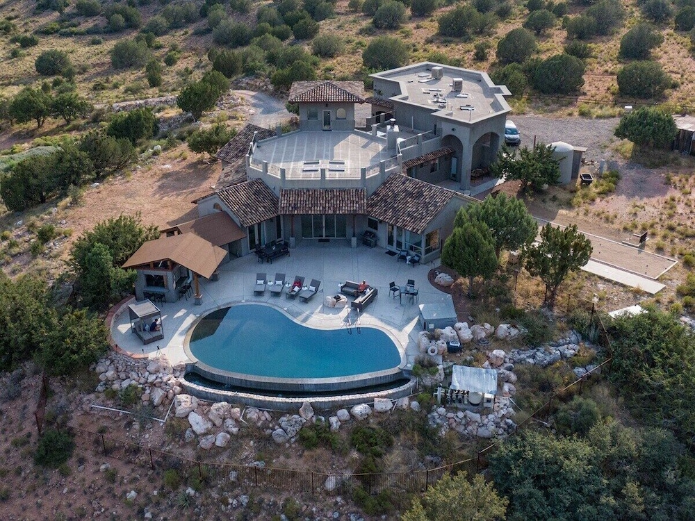 The Sanctuary at Sacred Mesa-infinity Pool-sedona