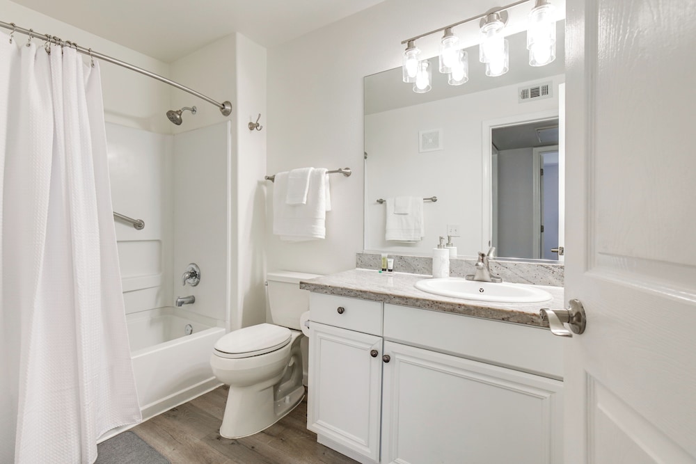 3 Mi to Dtwn: Gated Condo w/ Patio in Reno!