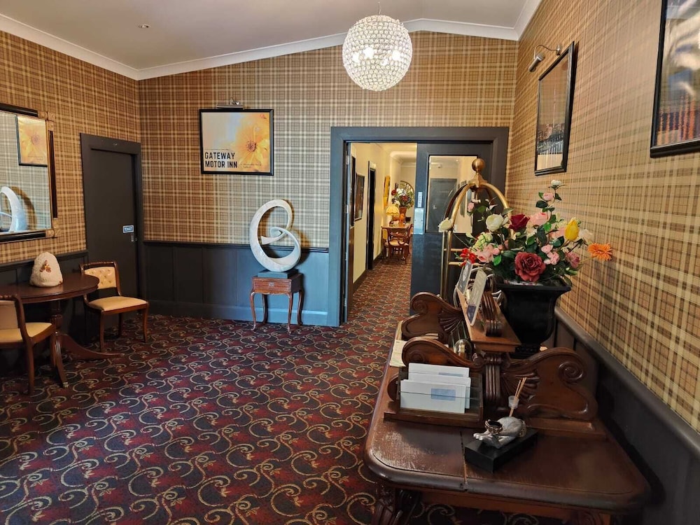 Gateway Motor Inn