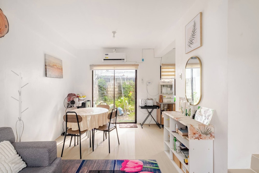Charming Iloilo City House With Garden View